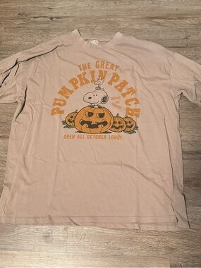 American Eagle Women’s Snoopy Pumpkin Patch Graphic Tee 2025